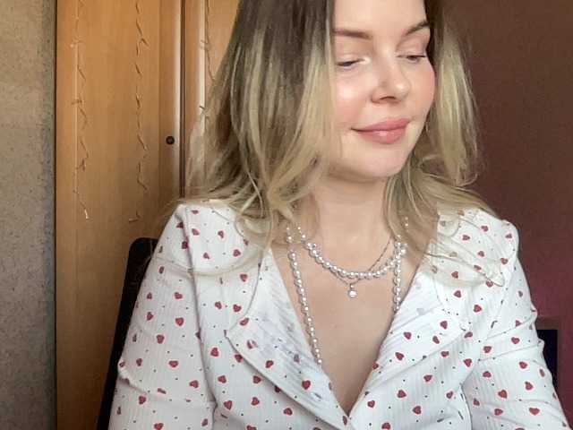 Скриншоты трансляции AnnaHere