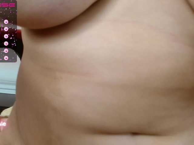 Скриншоты трансляции Anniie