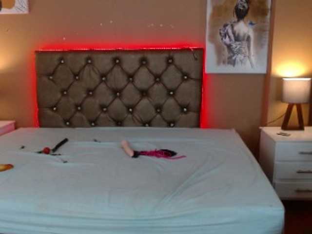 Скриншоты трансляции Anniie