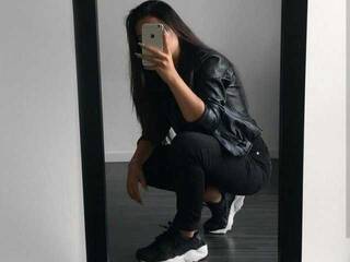 Эротический видеочат ANNIEE-LOVE