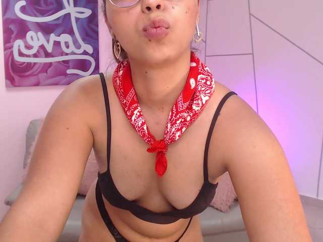 Скриншоты трансляции AnnieJacobs