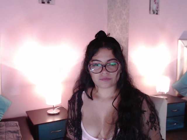 Скриншоты трансляции Anniiee