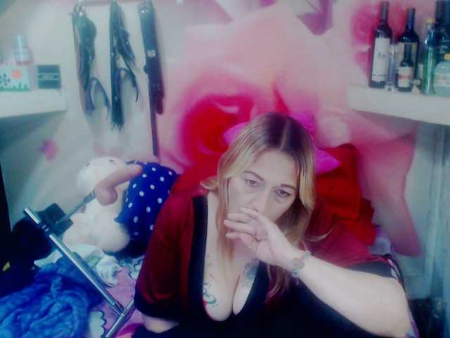 Фотографии annysalazar Hello, welcome to my room! : Please, without demands! Pray or ask! First advice! My Lovense is active, I will be very happy if you make my pussy wet even more.