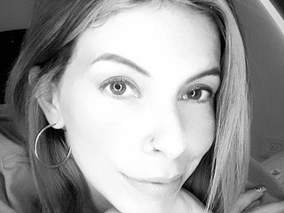 Эротический видеочат AnthoniaRose