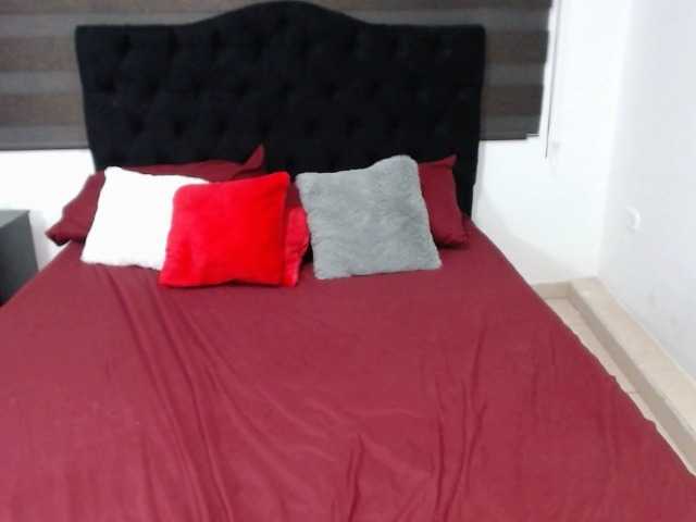 Скриншоты трансляции Anttonela-hot