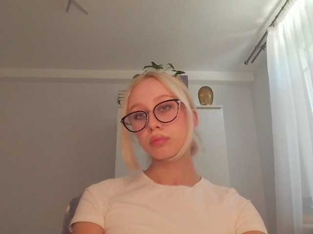 Скриншоты трансляции AnyaDirty