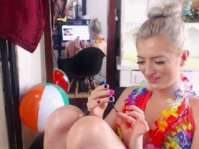 Скриншоты трансляции april-rosse