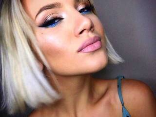 Эротический видеочат AprilJuicy