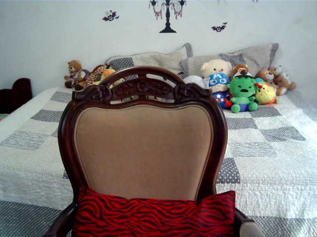 Скриншоты трансляции aprilpeyton