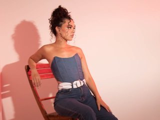 Эротический видеочат AprilRhodes