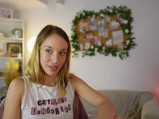 Скриншоты трансляции AprilRose