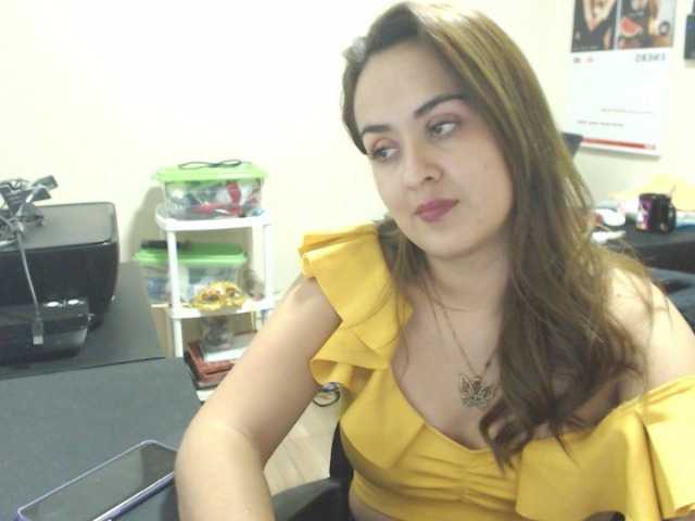 Фотографии ArianaMoore I am in the office shh #office #latina #lovense