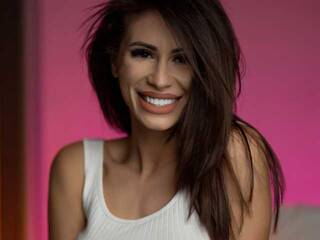 Эротический видеочат AryaLopes