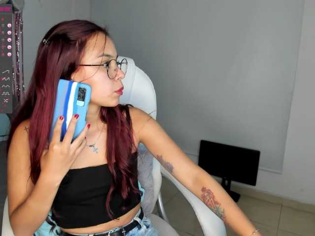 Скриншоты трансляции AshelyGirl