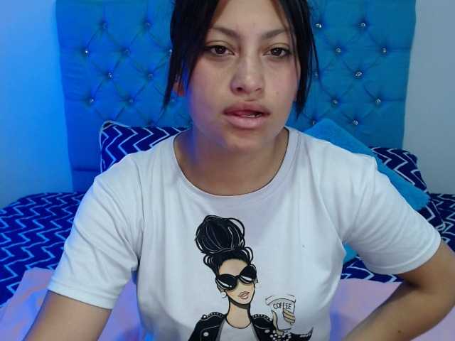 Скриншоты трансляции ASHHLEYROBERT