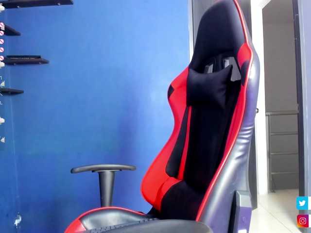 Скриншоты трансляции ashley-masser