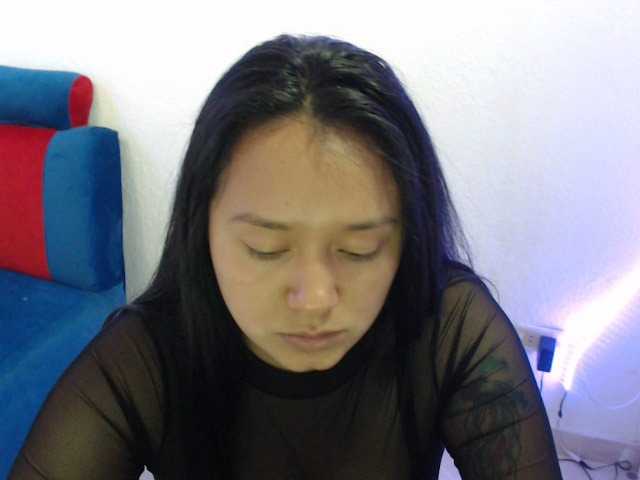 Скриншоты трансляции asleyroberts