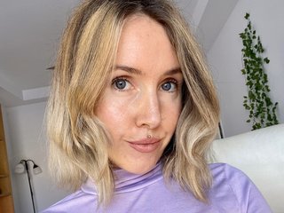 Эротический видеочат aurybunnyx