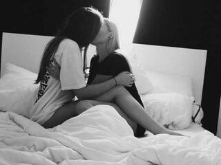 Эротический видеочат awesomegirlsx