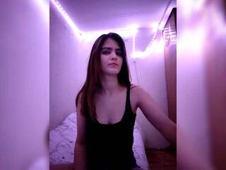 Эротический видеочат MoonSura