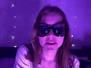 Эротический видеочат BabyGirlb