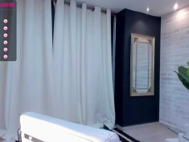 Скриншоты трансляции BeccaRoberts