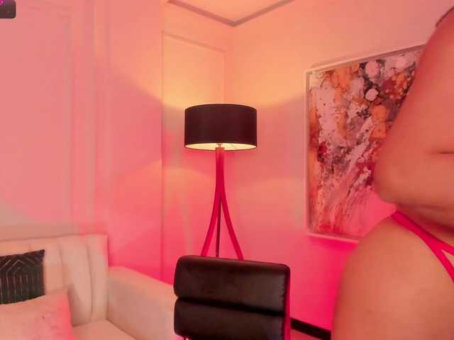 Скриншоты трансляции BeccaRoberts