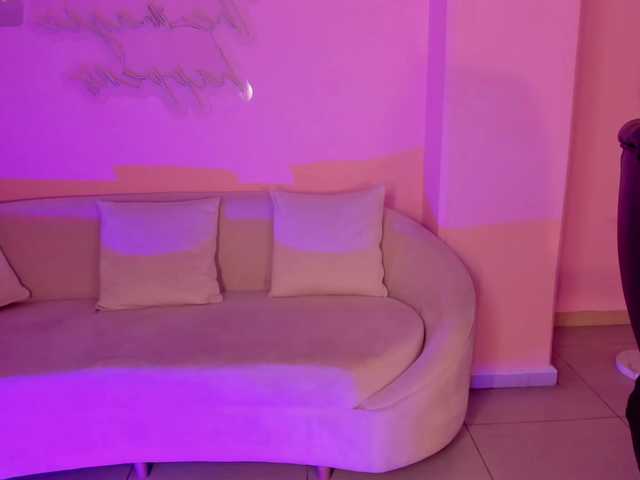 Скриншоты трансляции BeccaRoberts