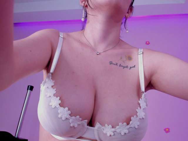 Фотографии bella-adams Hey! im so happy u be here with me ♥ let's have fun ♥ #latina #skinny #bigboobs #bigtits #bigass #squirt #blonde #cute