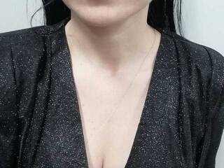 Эротический видеочат Ellainclothes