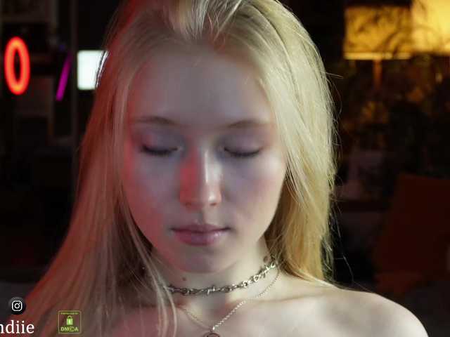 Скриншоты трансляции Bestblondie