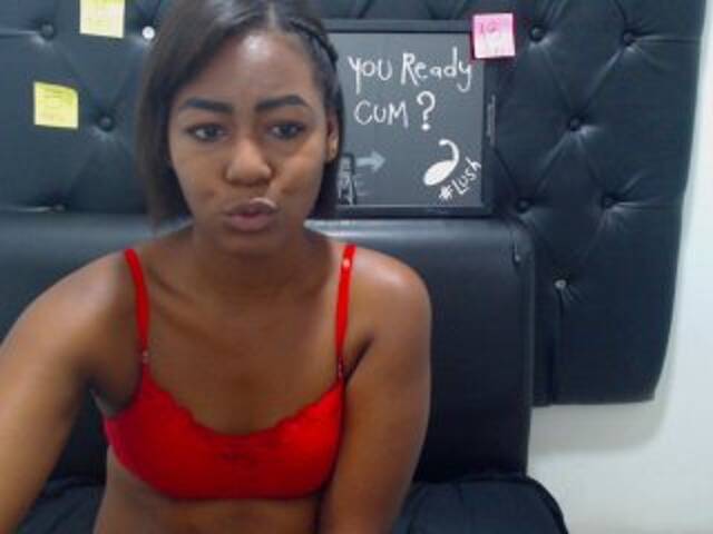 Скриншоты трансляции BethMiller