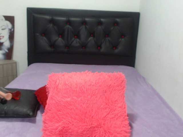 Скриншоты трансляции BetsyGonzalez