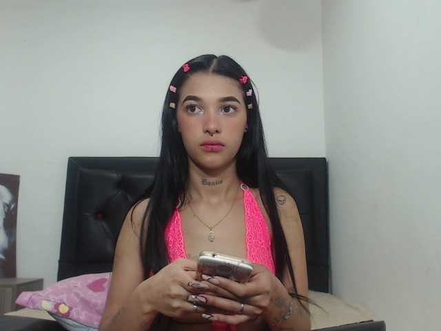 Скриншоты трансляции BetsyGonzalez