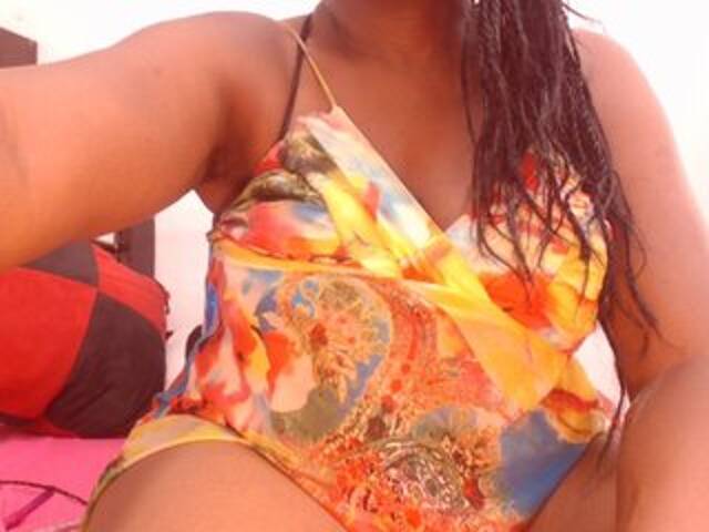 Скриншоты трансляции BigBustyBlack