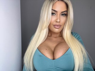 Эротический видеочат BlancheSummer