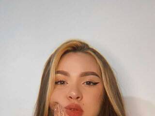 Эротический видеочат Blondie-Kiutt