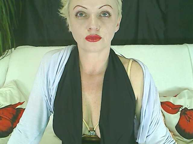 Скриншоты трансляции BlondySquirt