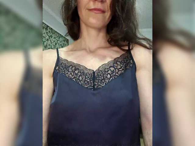 Привет!я без звука , красные чулки 25 токенов, грудь 30 токенов,попа 50 токенов,киска 61, голой 100 токенов, черное платье 41 токен,анальная пробка 101 токен.. фото альбом попочка 105 токенов, снять молчанку 200 токенов