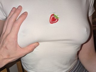 Эротический видеочат Almond_milk