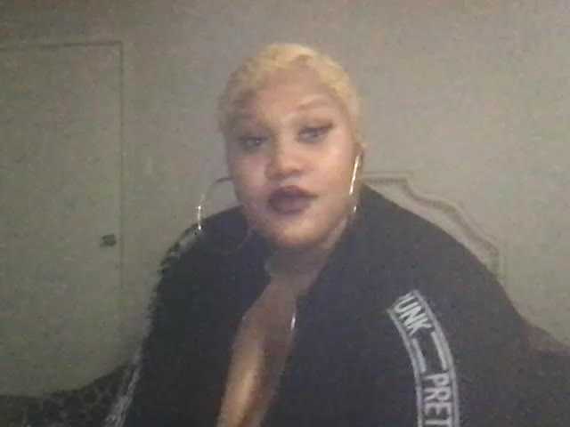 Скриншоты трансляции ChichiTheBBW