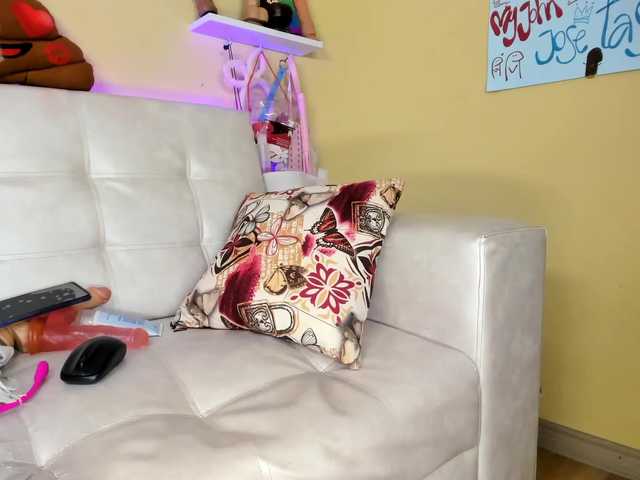 Скриншоты трансляции tiny-cora