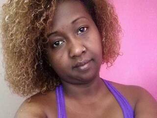 Эротический видеочат Bonivianah