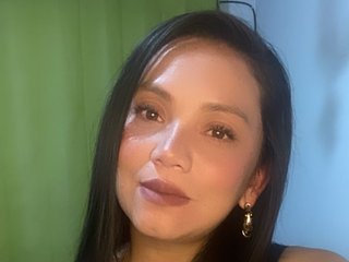 Эротический видеочат BOOBSTORMI90