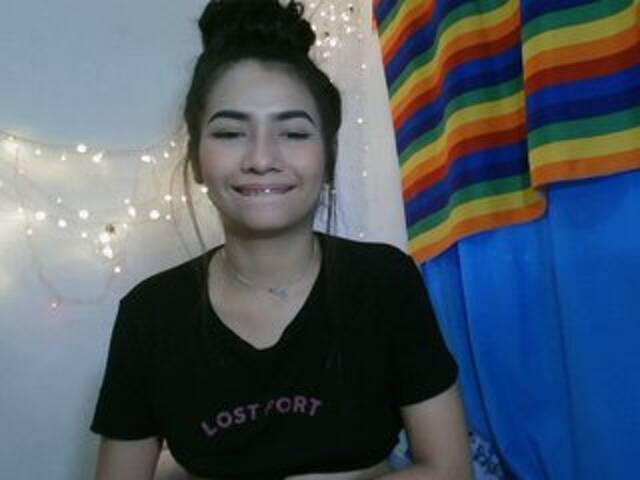 Скриншоты трансляции BrianaDaniels