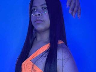 Эротический видеочат BrillithAdams