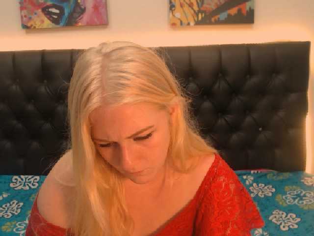 Скриншоты трансляции brithany-coll