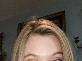 Эротический видеочат britneybloom