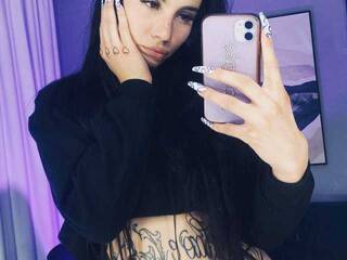 Эротический видеочат BritniSquirts