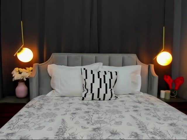 Скриншоты трансляции BrittanyFaris